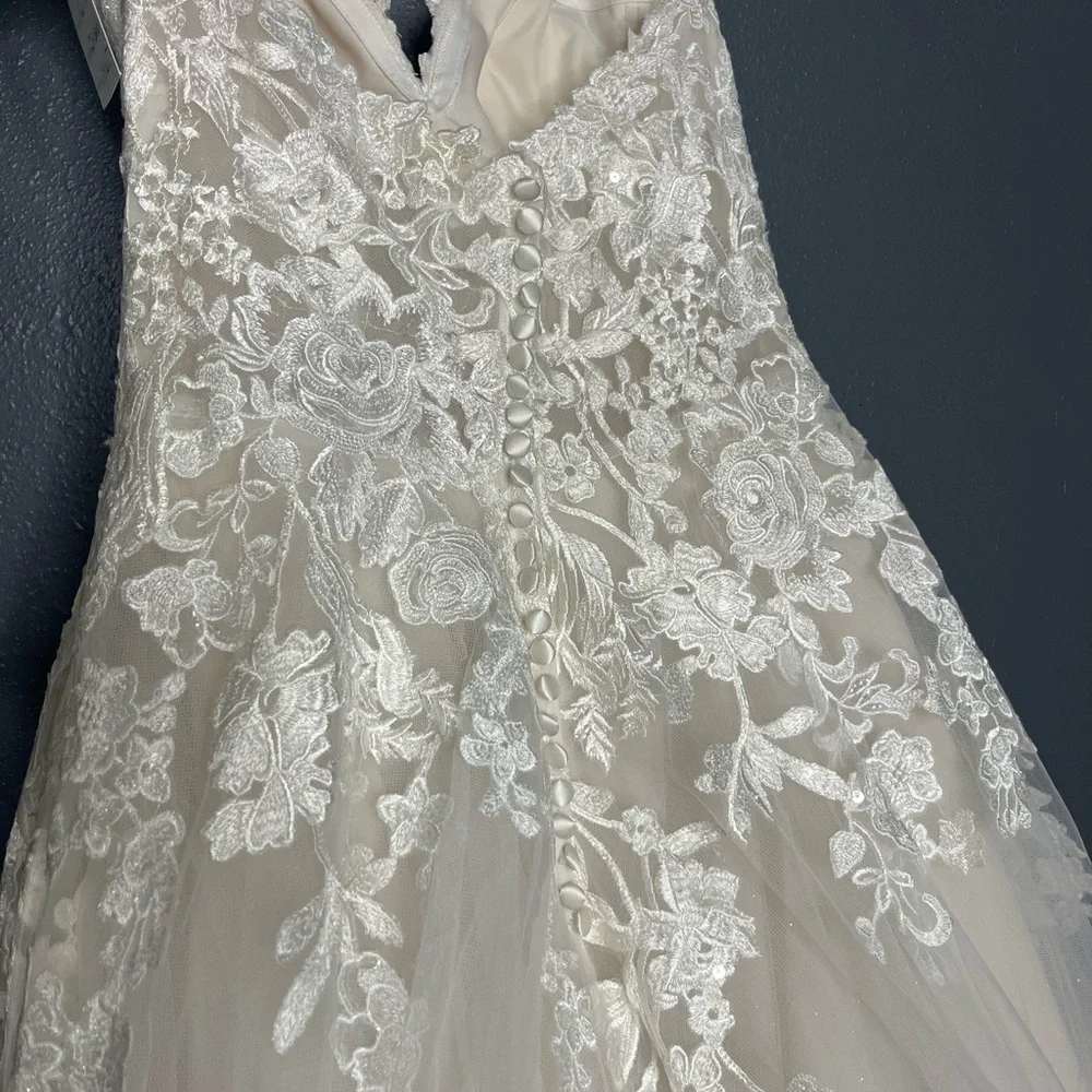 Glitter, tulle, strapless ball gown - Picture 6 of 14